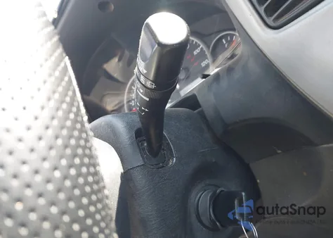 2005 Mazda Tribute S из США, поврежденный, VIN 4F2YZ04125KM62227